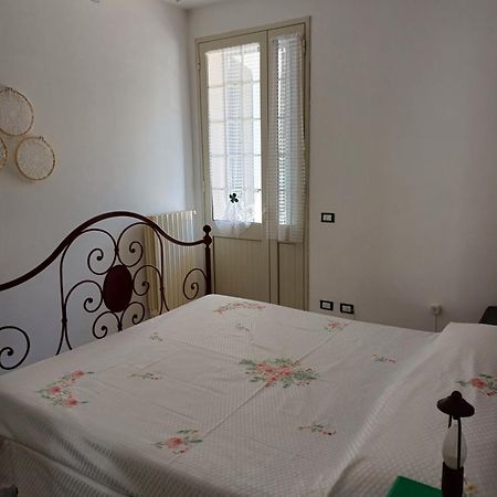 La Voliera Apartment Castro  Екстериор снимка